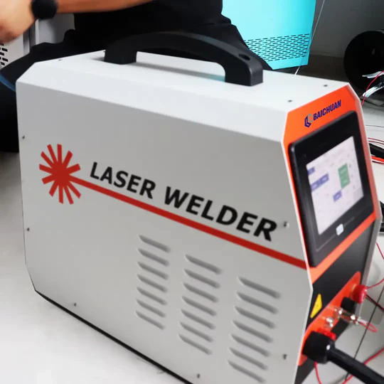 PROMOÇÃO Máquina de Solda e Corte a Laser Portátil Multiprocesso 250A BIVOLT